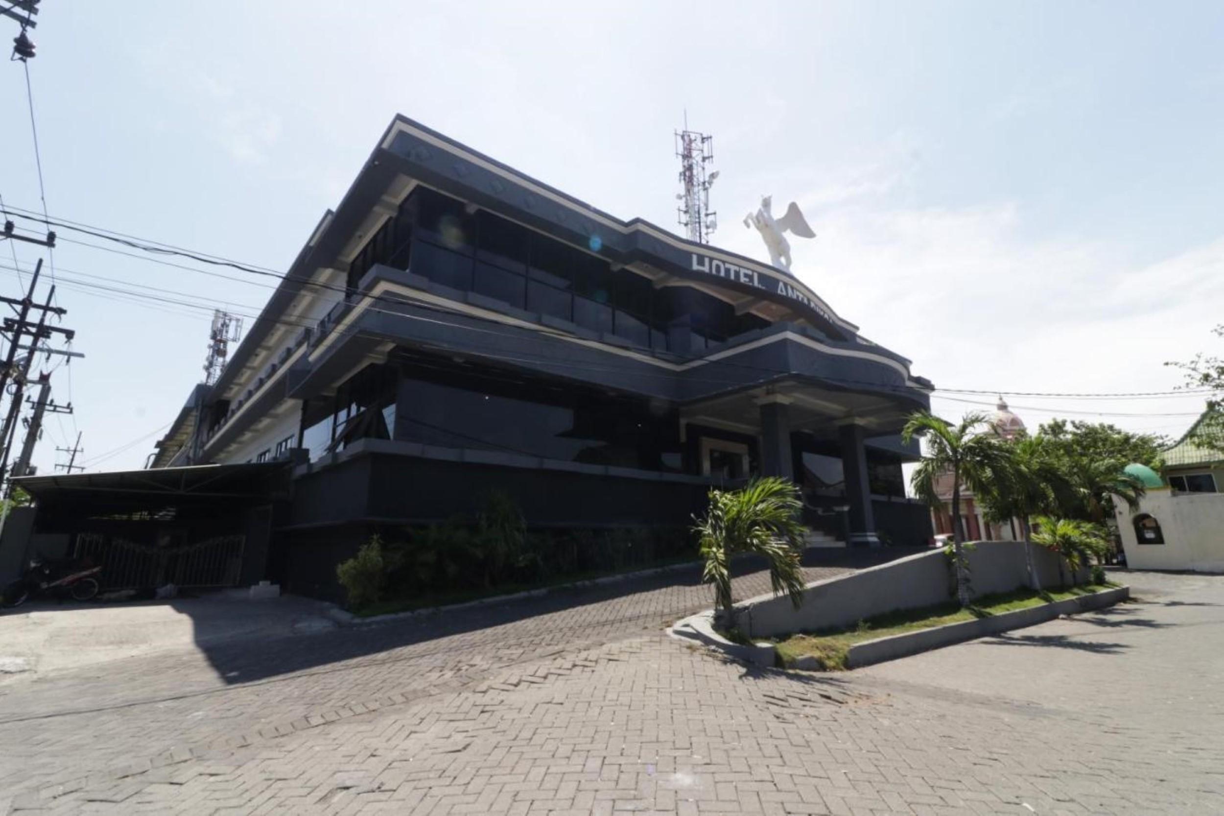 Hotel Antariksa Dupak Екстериор снимка